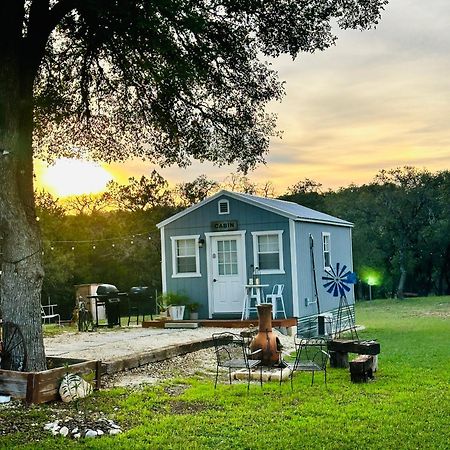 Tiny House - Our Little Piece Of Paradise Lakehills Eksteriør billede